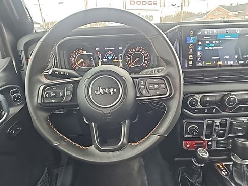 Certified 2024 Jeep Gladiator Mojave image 23