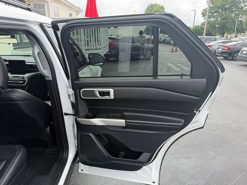 Used 2020 Ford Explorer XLT w/ Equipment Group 202A AWD/4WD image 23