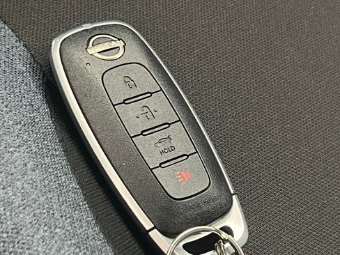 Used 2025 Nissan Versa SV image 21