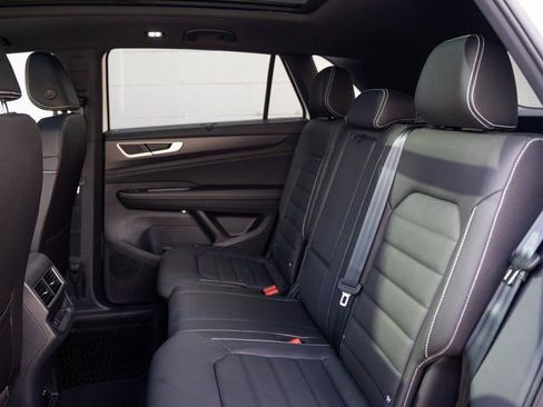 New 2026 Volkswagen Atlas Cross Sport SEL R-Line image 9