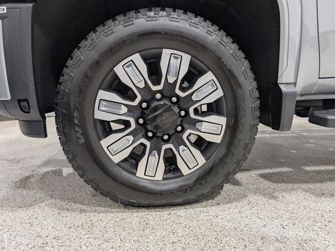 Used 2025 GMC Sierra 3500 Denali w/ Denali Reserve Package image 12