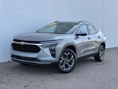 Used 2025 Chevrolet Trax LT