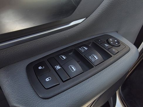 Used 2023 RAM 1500 Big Horn image 12