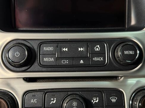 Used 2017 GMC Yukon XL SLT w/ Premium Edition AWD/4WD image 45