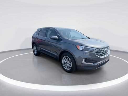 Used 2022 Ford Edge SEL w/ Convenience Package image 2