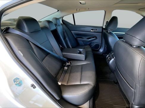 Used 2025 Nissan Altima 2.5 SL FWD image 21