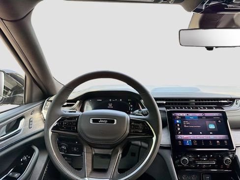 Used 2023 Jeep Grand Cherokee Overland w/ Luxury Tech Group IV image 16