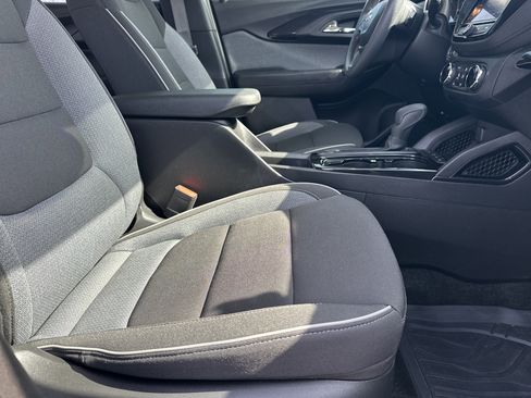 Used 2023 Chevrolet TrailBlazer LT w/ Convenience Package image 14