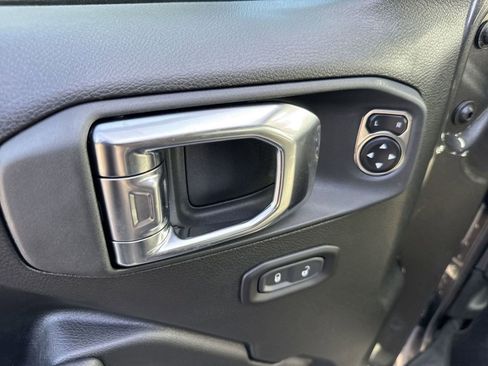 New 2025 Jeep Gladiator Sport image 27