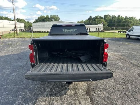 Used 2022 Chevrolet Silverado 1500 LT AWD/4WD image 21
