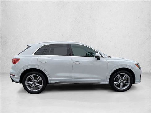 Used 2020 Audi Q3 2.0T Premium w/ Convenience Package image 4