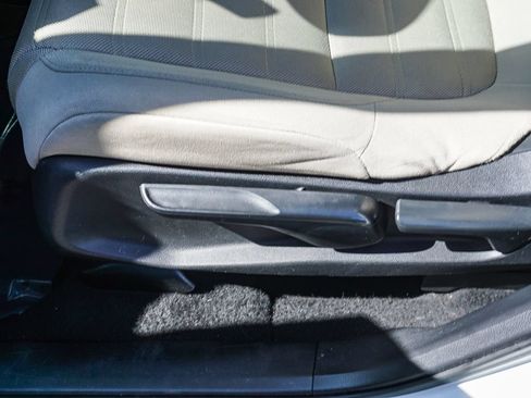 Used 2019 Honda CR-V LX image 19
