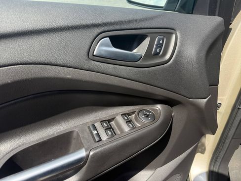 Used 2018 Ford Escape SE AWD/4WD image 19