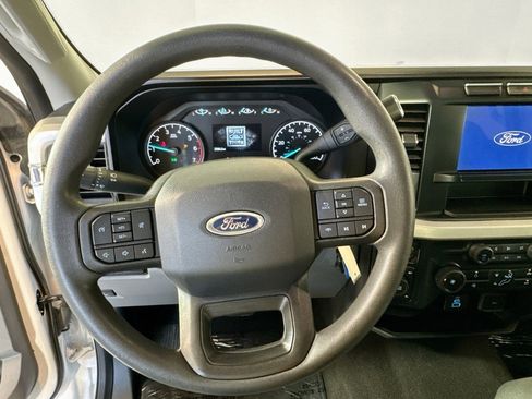Used 2024 Ford F250 XLT image 11
