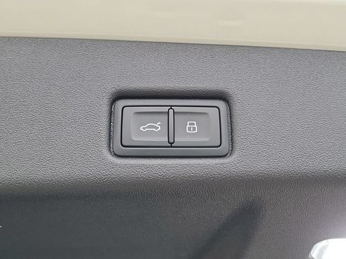 Certified 2025 Audi Q5 Premium Plus w/ Premium Plus AWD/4WD image 15