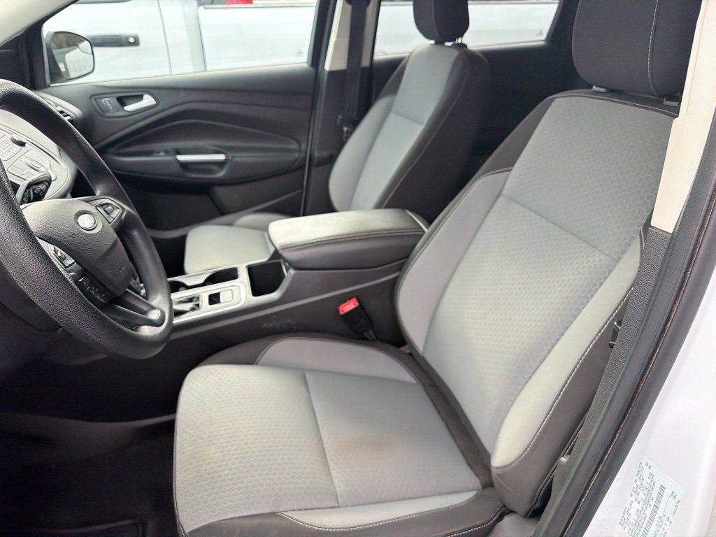 Used 2018 Ford Escape SE FWD image 9