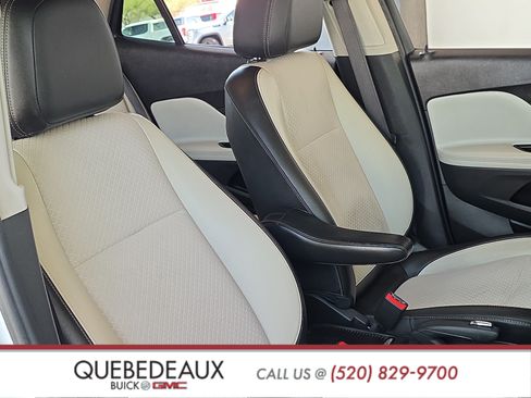 Used 2022 Buick Encore Preferred w/ Safety Package AWD/4WD image 28