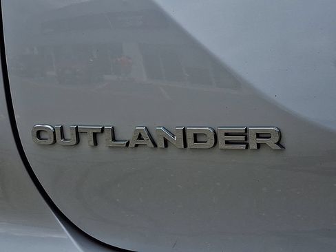 Used 2022 Mitsubishi Outlander SEL AWD/4WD image 35