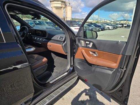 Used 2026 Mercedes-Benz GLS 450 4MATIC image 15