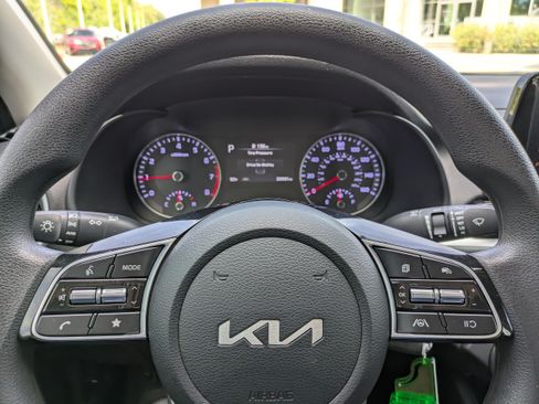 Used 2024 Kia Forte LXS w/ LXS Technology Package FWD image 23