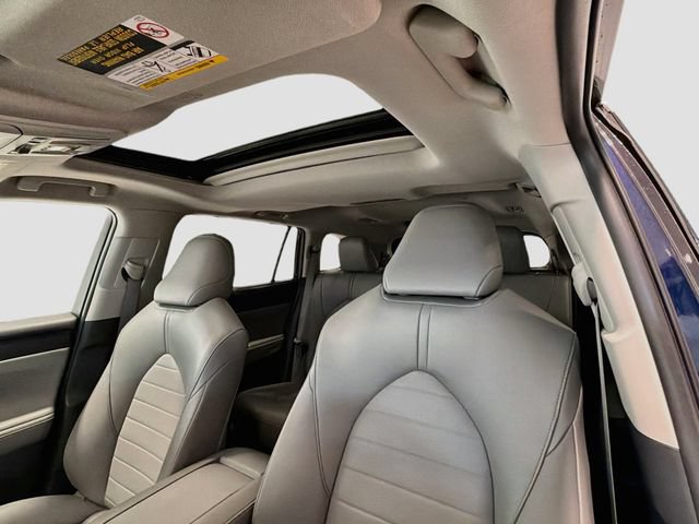 Used 2023 Toyota Highlander XLE AWD/4WD image 17