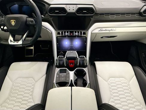 Used 2019 Lamborghini Urus AWD/4WD image 13