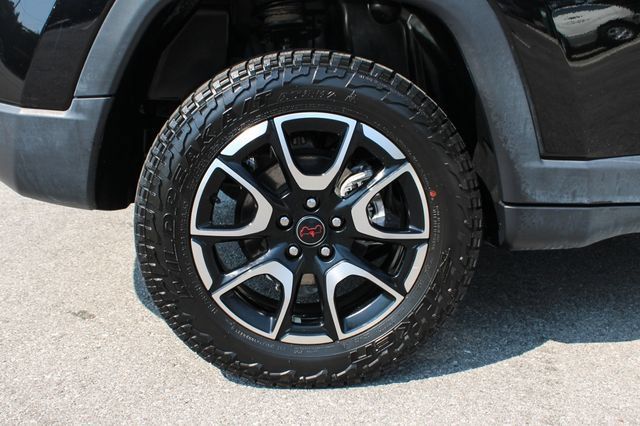 Used 2025 Jeep Compass Trailhawk AWD/4WD image 36