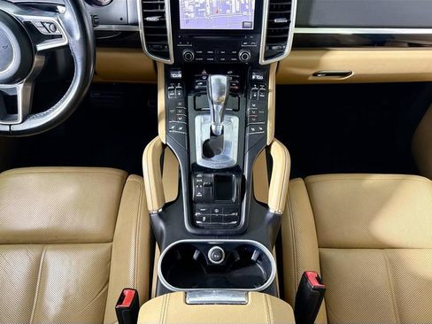 Certified 2018 Porsche Cayenne Platinum Edition AWD/4WD image 17