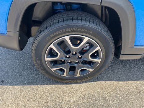 Used 2018 Jeep Compass Trailhawk w/ Leather Interior Group AWD/4WD image 44