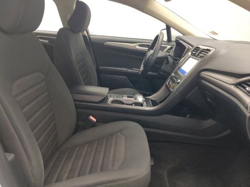 Used 2020 Ford Fusion SE FWD image 21