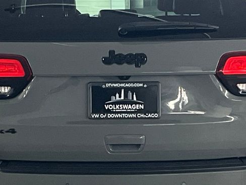 Used 2020 Jeep Grand Cherokee Altitude image 32