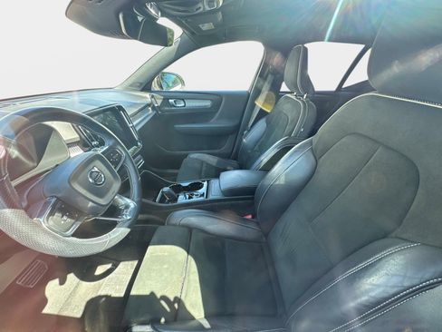 Used 2020 Volvo XC40 T5 R-Design w/ Protection Package AWD/4WD image 4