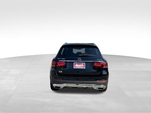 Used 2022 Mercedes-Benz GLC 300 4MATIC image 4