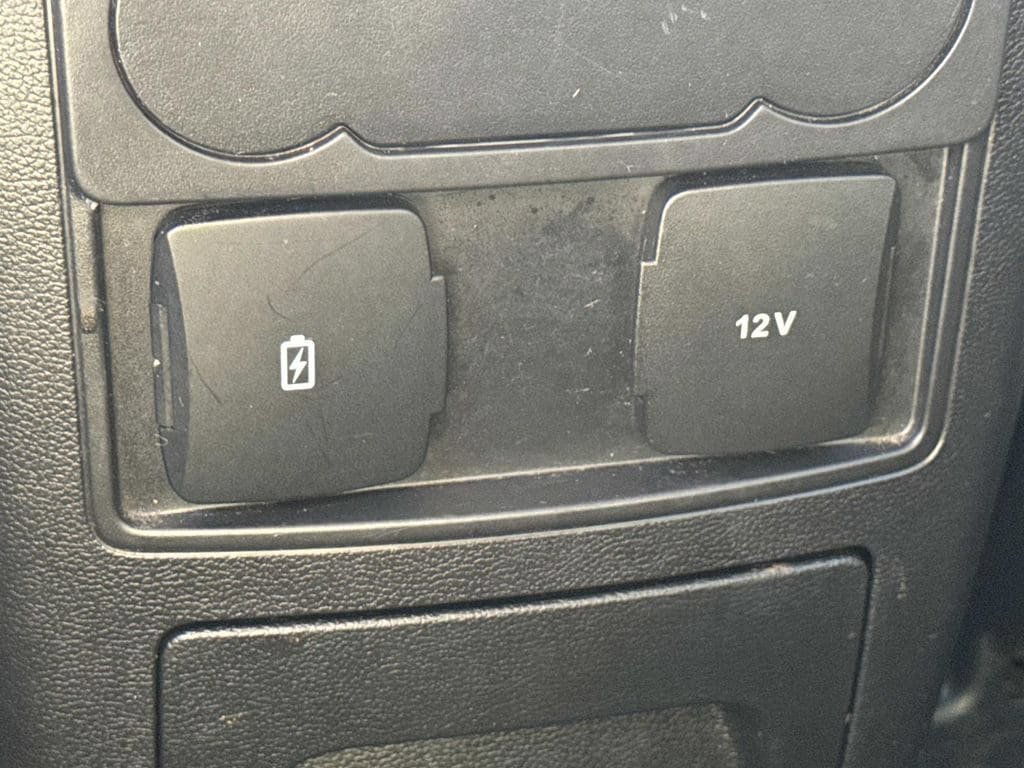 Used 2024 Ford Explorer XLT RWD image 19