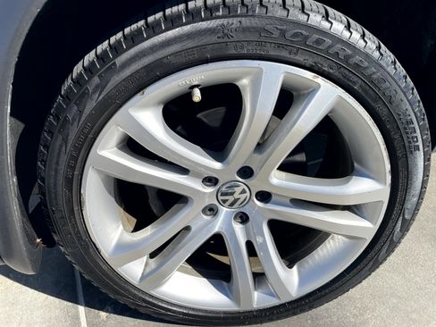 Used 2013 Volkswagen Tiguan SEL image 6