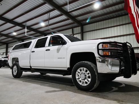 Used 2018 Chevrolet Silverado 2500 W/T w/ Snow Plow Prep Package AWD/4WD image 18