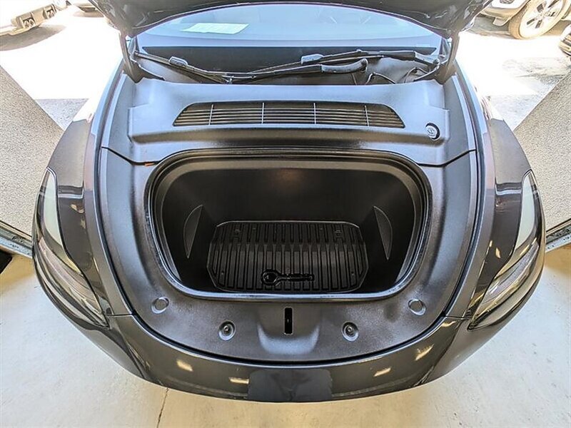 Used 2023 Tesla Model Y Performance AWD/4WD image 17