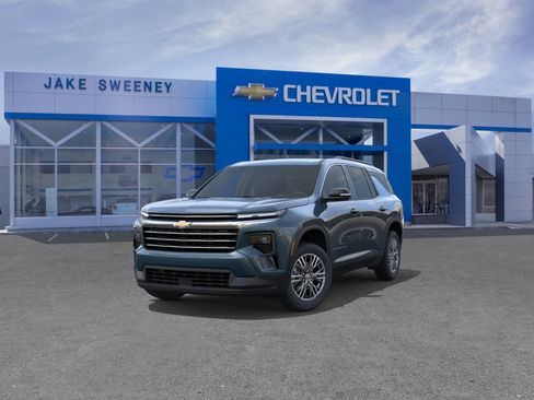 New 2026 Chevrolet Traverse LT w/ Driver Confidence Package FWD image 10