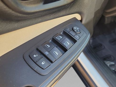 Used 2016 Jeep Cherokee Latitude image 16