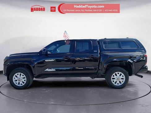 Used 2025 Toyota Tacoma SR5 AWD/4WD image 2