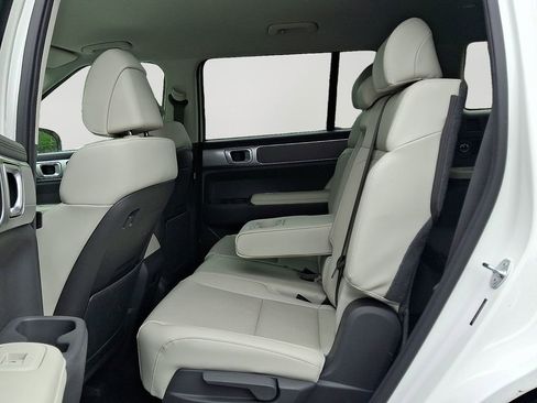 Used 2025 Hyundai Santa Fe SEL AWD/4WD image 10