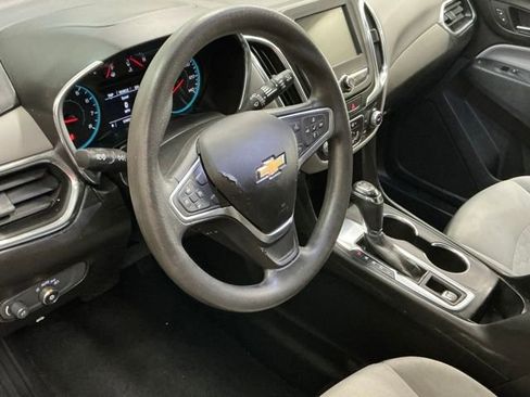 Used 2018 Chevrolet Equinox LT FWD image 13