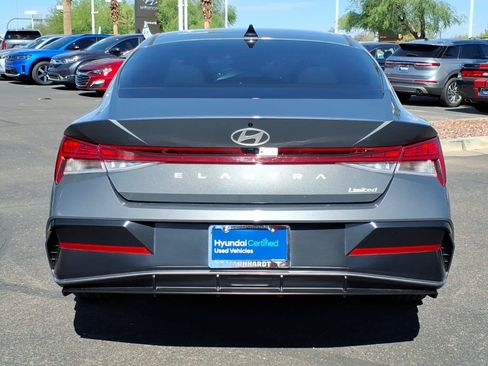 Certified 2025 Hyundai Elantra Limited FWD image 4