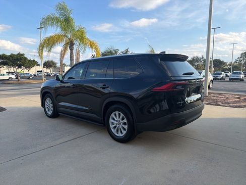 Used 2024 Toyota Grand Highlander XLE image 6