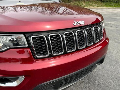 Used 2021 Jeep Grand Cherokee Laredo w/ Security & Convenience Group image 35