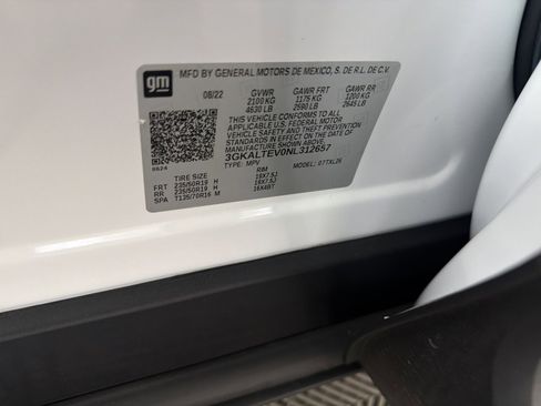 Used 2022 GMC Terrain SLE w/ Driver Convenience Package image 29