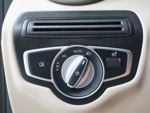 Used 2022 Mercedes-Benz GLC 300 image 22