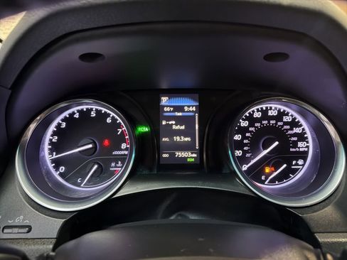 Used 2019 Toyota Camry SE w/ Convenience Package image 23