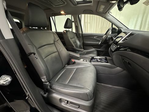 Used 2017 Honda Pilot Elite image 16