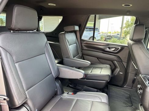 Used 2024 Chevrolet Tahoe Z71 w/ Luxury Package image 13